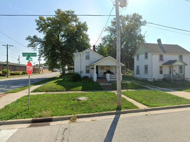 House image located at Moline, IL 61265