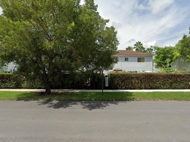 House image located at Miami, FL 33194