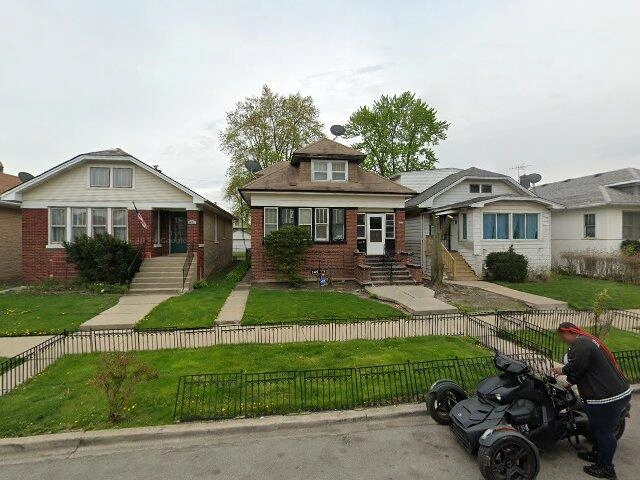 House image located at Chicago, IL 60651