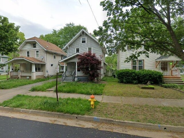 House image located at Akron, OH 44306