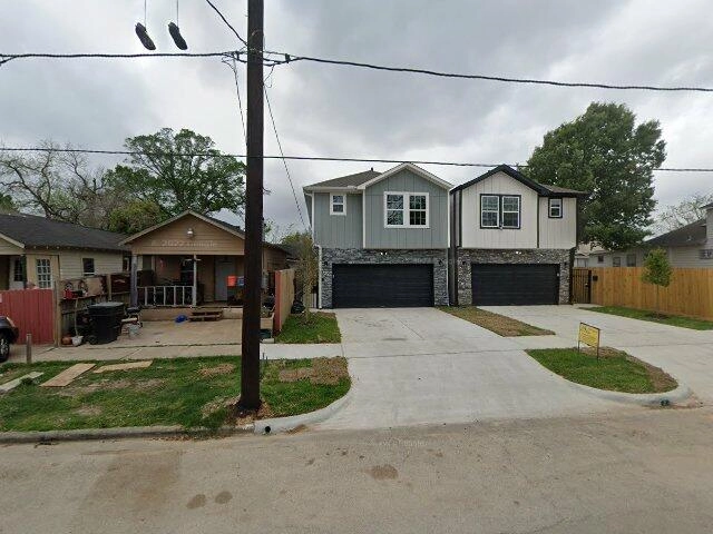House image located at Houston, TX 77011