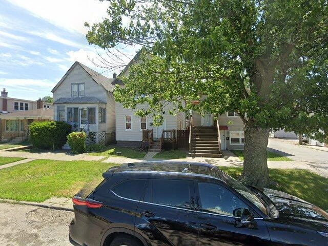 House image located at Chicago, IL 60617