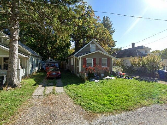 House image located at Moline, IL 61265