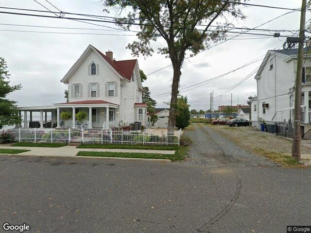 House image located at Keyport, NJ 07735
