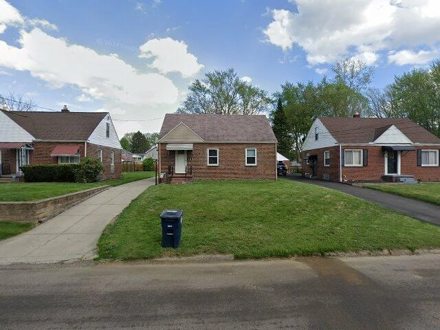 House image located at Akron, OH 44312