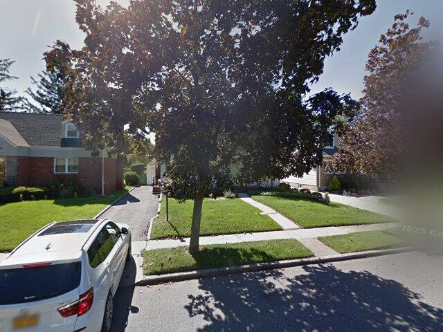 House image located at Latonia, KY 41015