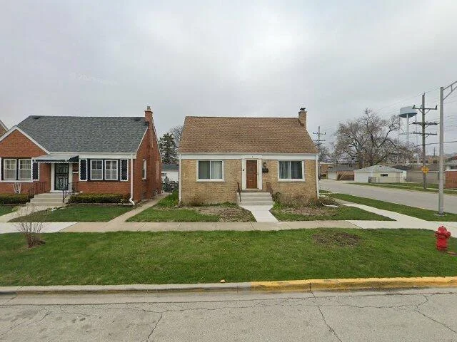 House image located at Bellwood, IL 60104