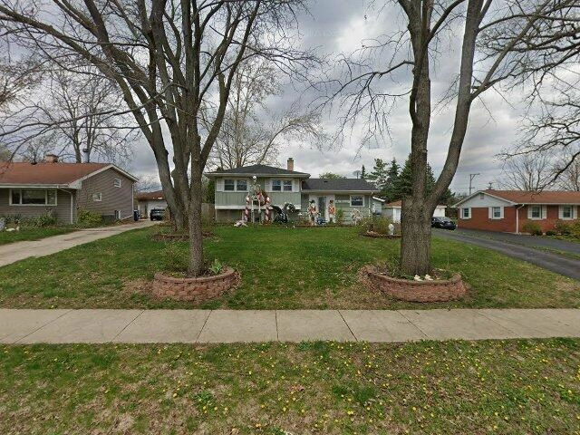 House image located at Lisle, IL 60532