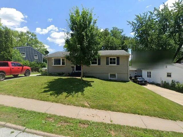 House image located at Davenport, IA 52804