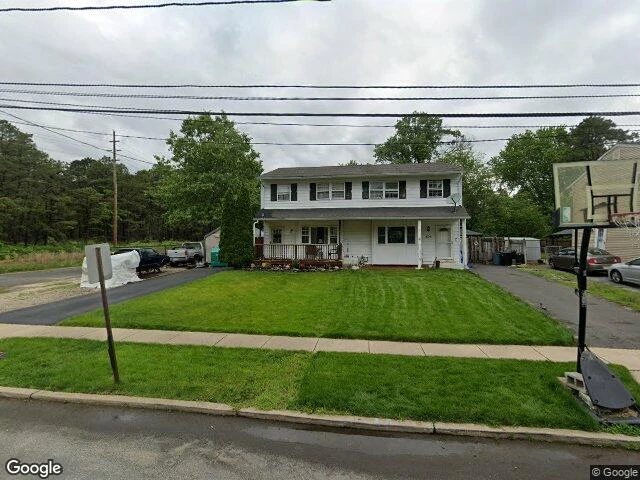 House image located at Lakehurst, NJ 08733