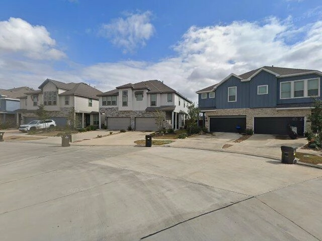 House image located at Rosharon, TX 77583