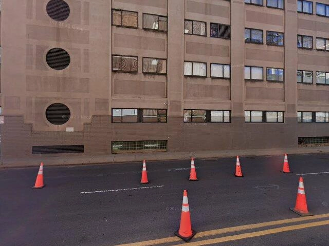 House image located at Grinnell, IA 50112