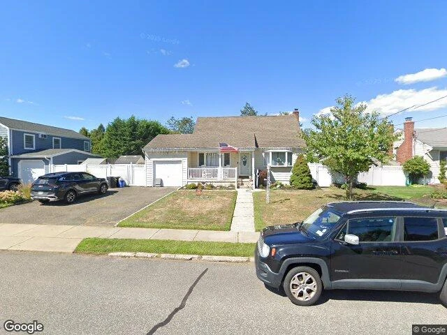 House image located at West Babylon, NY 11704