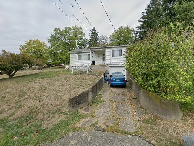 House image located at Connellsville, PA 15425