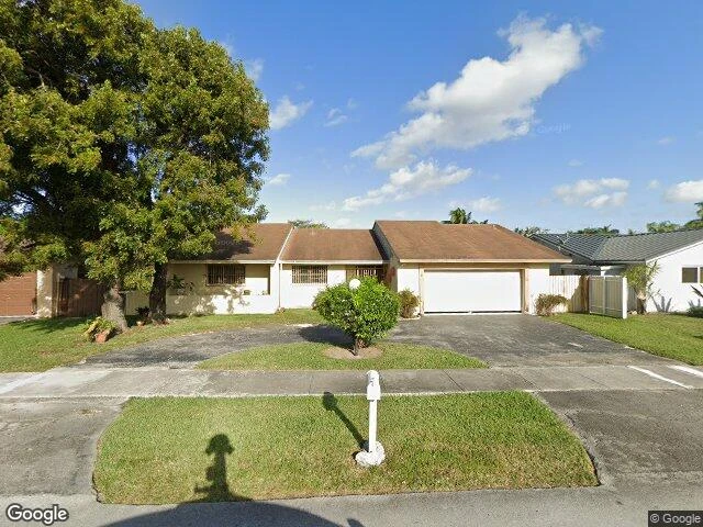 House image located at Miami, FL 33182