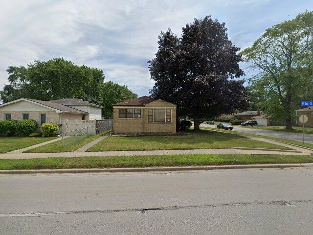 House image located at Dolton, IL 60419