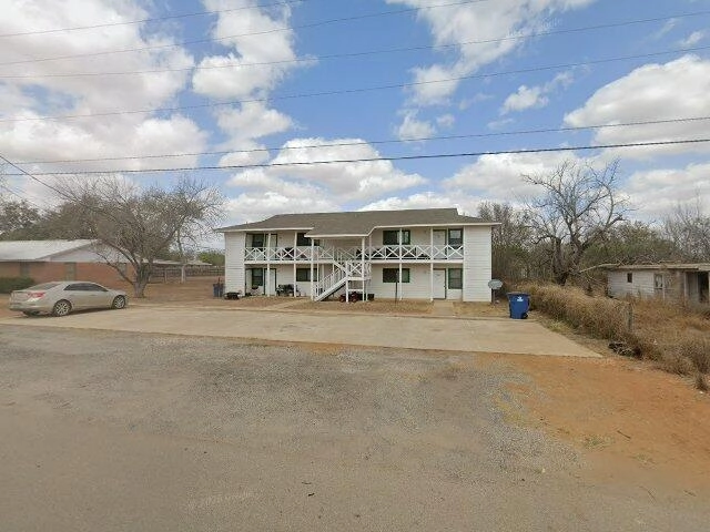 House image located at Dilley, TX 78017