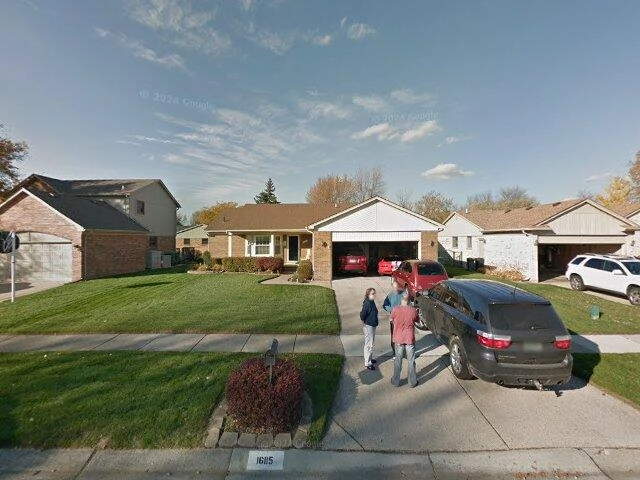 House image located at Macomb, MI 48044