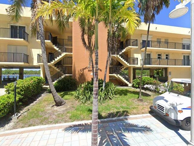 House image located at Hollywood, FL 33019