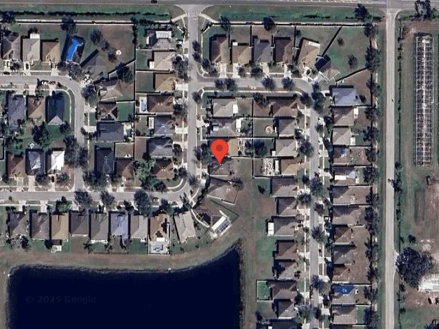 House image located at Ruskin, FL 33570