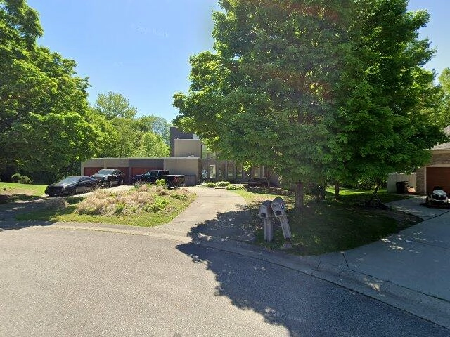 House image located at Flint, MI 48532
