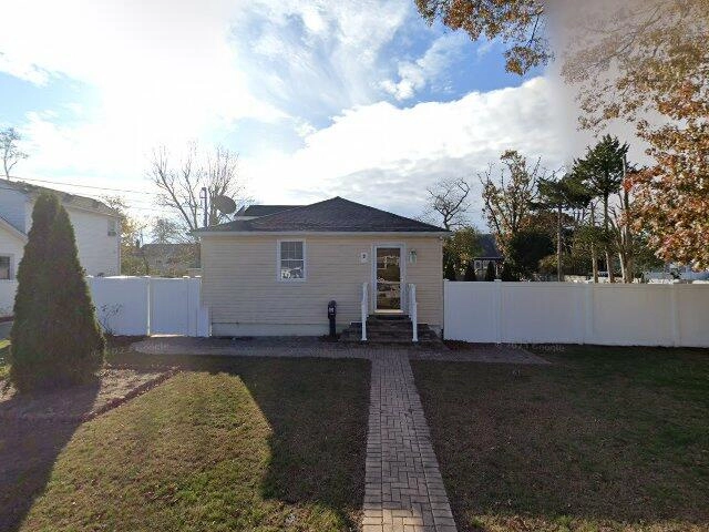 House image located at Lindenhurst, NY 11757