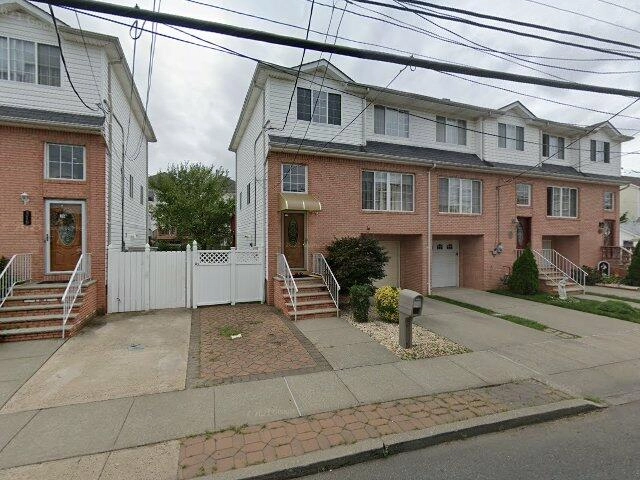 House image located at West Islip, NY 11795