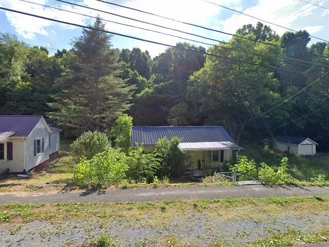 House image located at Saltville, VA 24370