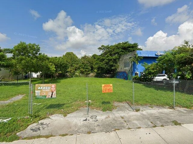 House image located at Miami, FL 33125