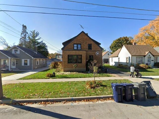 House image located at Elgin, IL 60123