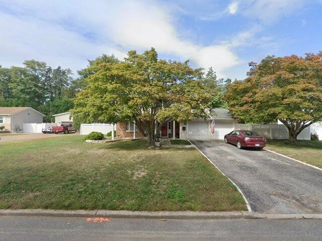 House image located at North Babylon, NY 11703