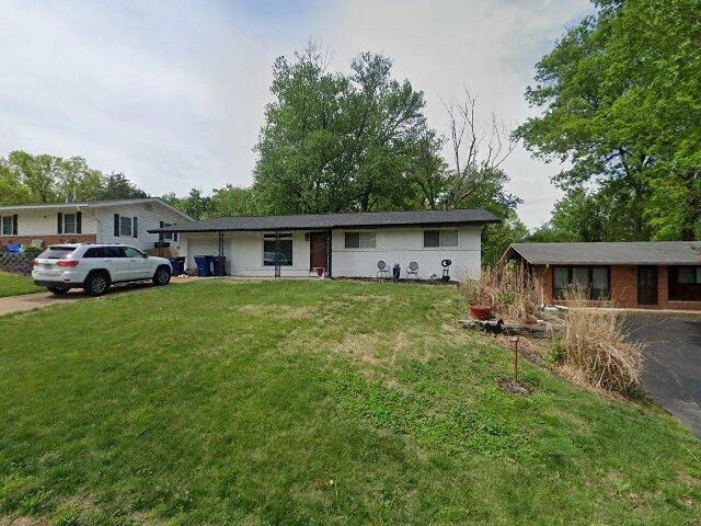 House image located at Saint Louis, MO 63126