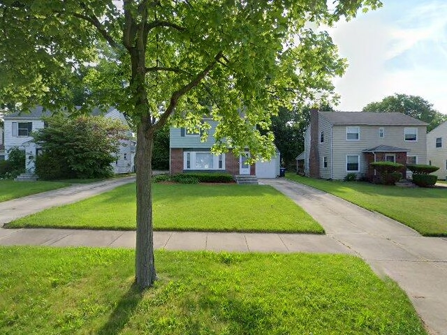 House image located at Akron, OH 44320