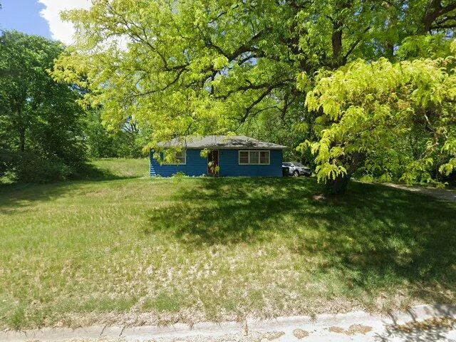 House image located at Muscatine, IA 52761