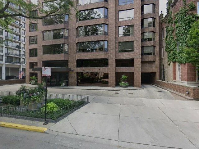 House image located at Chicago, IL 60610