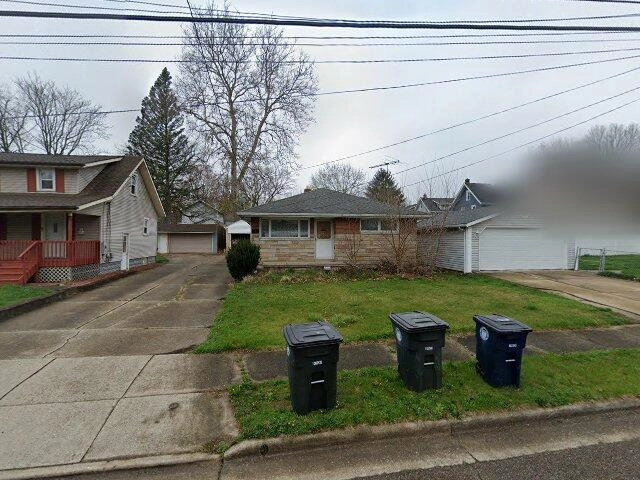 House image located at Akron, OH 44305