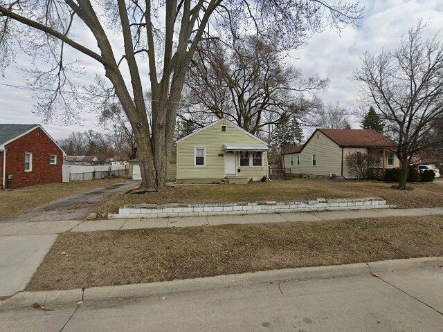 House image located at Warren, MI 48091
