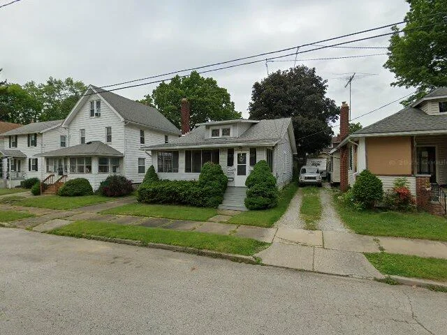 House image located at Akron, OH 44314