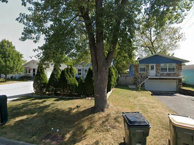 House image located at Round Lake, IL 60073