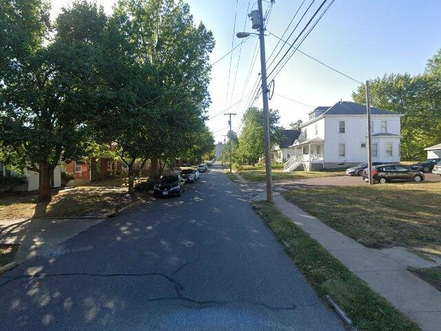 House image located at Romulus, MI 48174