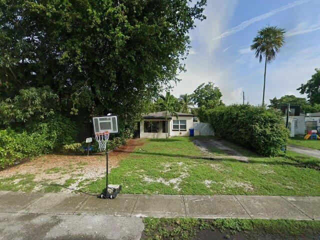 House image located at Miami, FL 33162