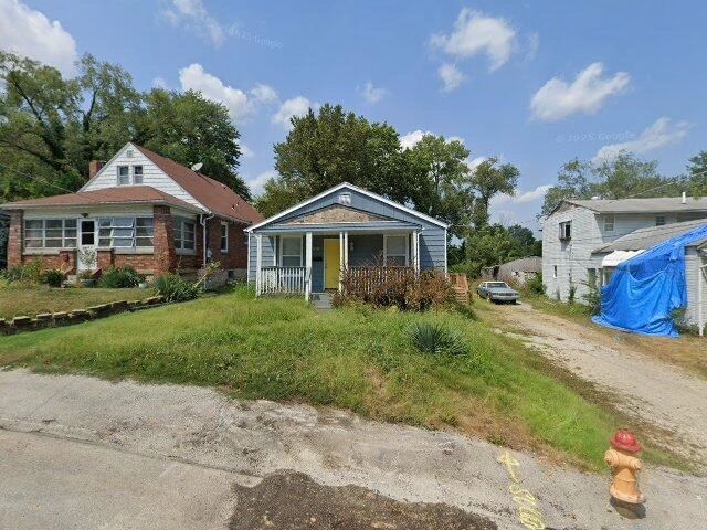 House image located at Saint Louis, MO 63121