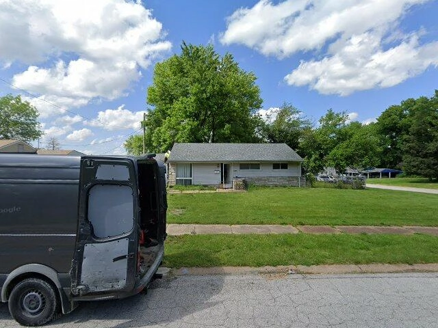 House image located at Saint Louis, MO 63121