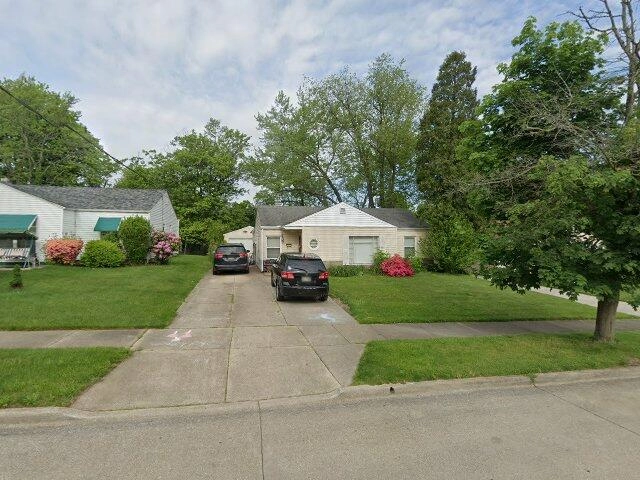 House image located at Akron, OH 44320