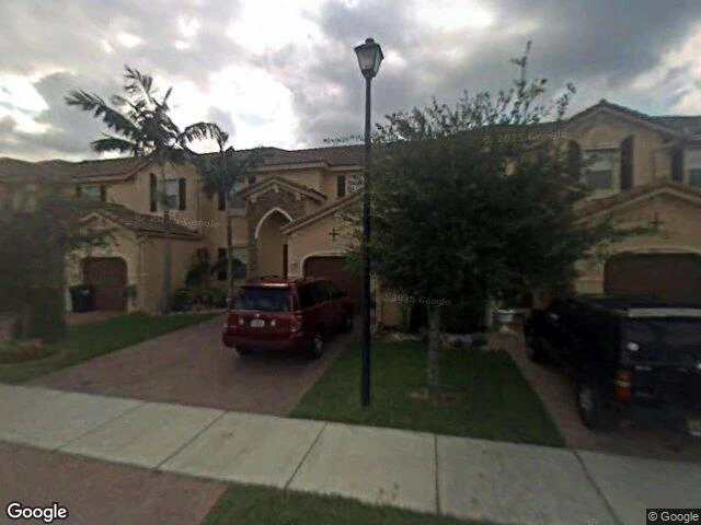 House image located at Miami, FL 33194