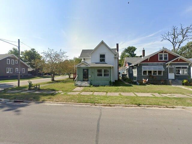 House image located at Clinton, IA 52732