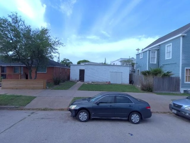 House image located at Galveston, TX 77550