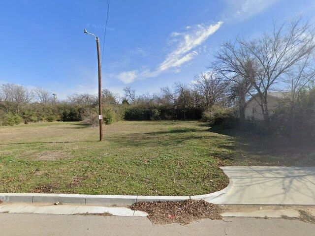 House image located at Fort Worth, TX 76105
