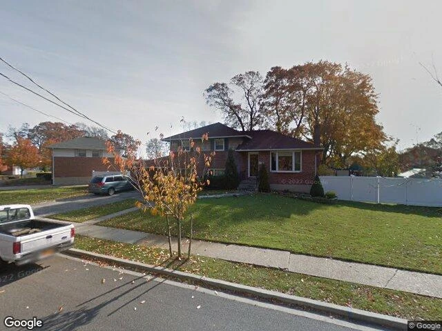 House image located at Massapequa Park, NY 11762