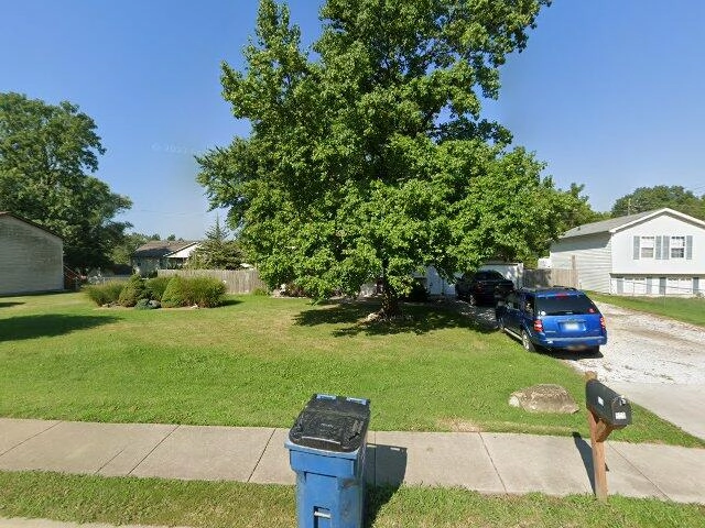 House image located at South Roxana, IL 62087